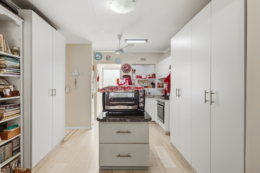 3 Bedroom Property for Sale in Whispering Pines Western Cape